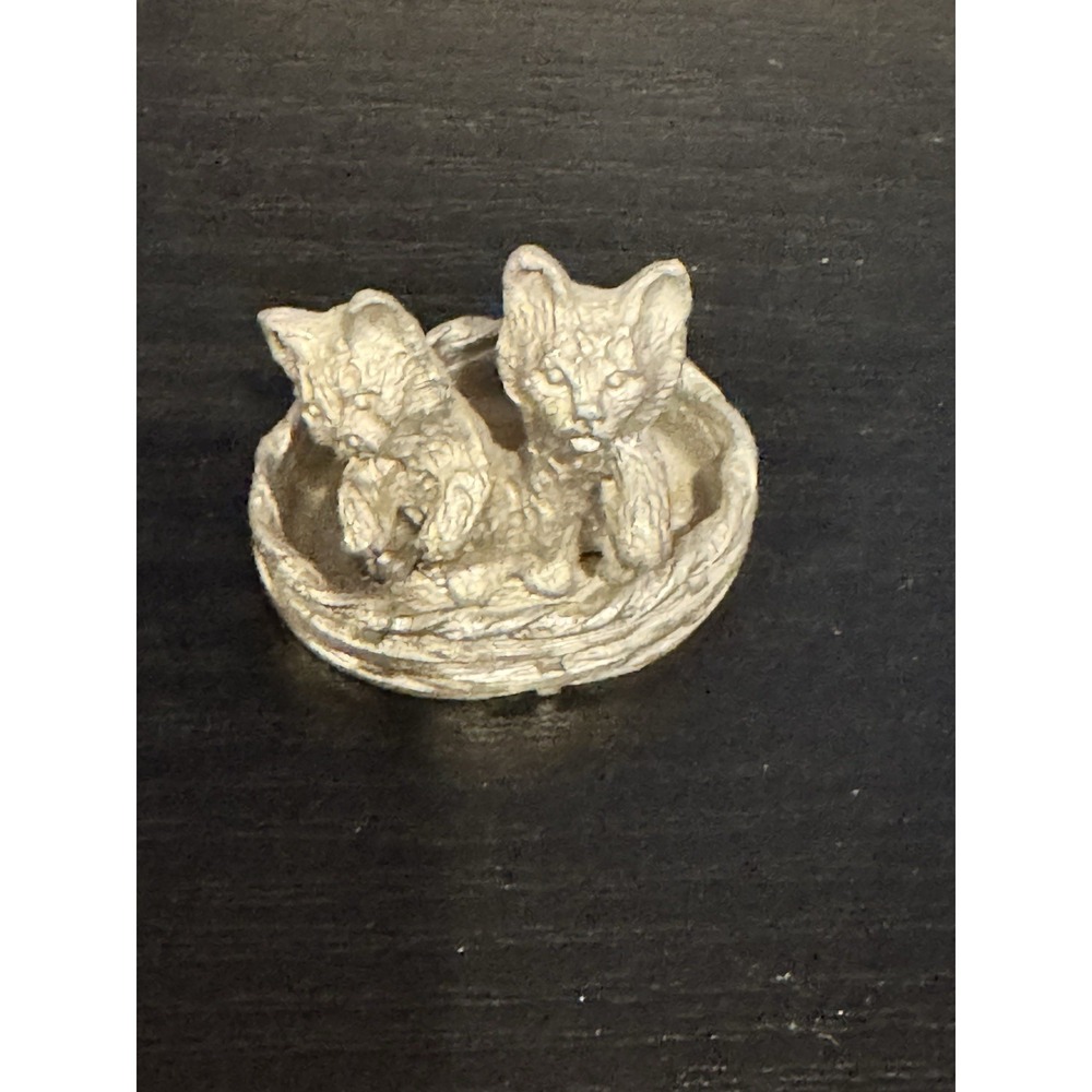 Spoontiques 1982 Pewter Kitty Kittens Cats Woven Basket Bed Mini Art Figurine